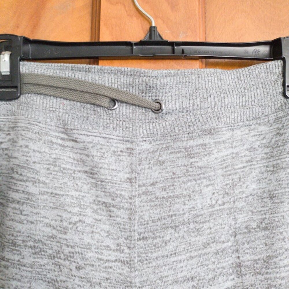 Calvin Klein Performance Capri Set - Picture 16 of 16